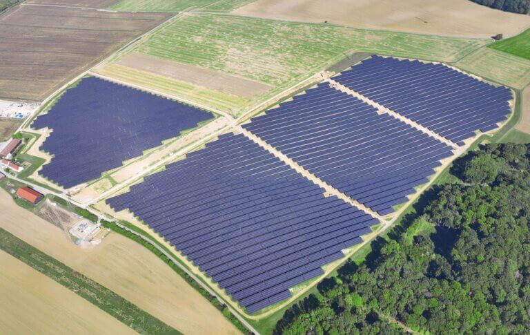 Bird's-eye view of the solar farm in Deubach BELECTRIC