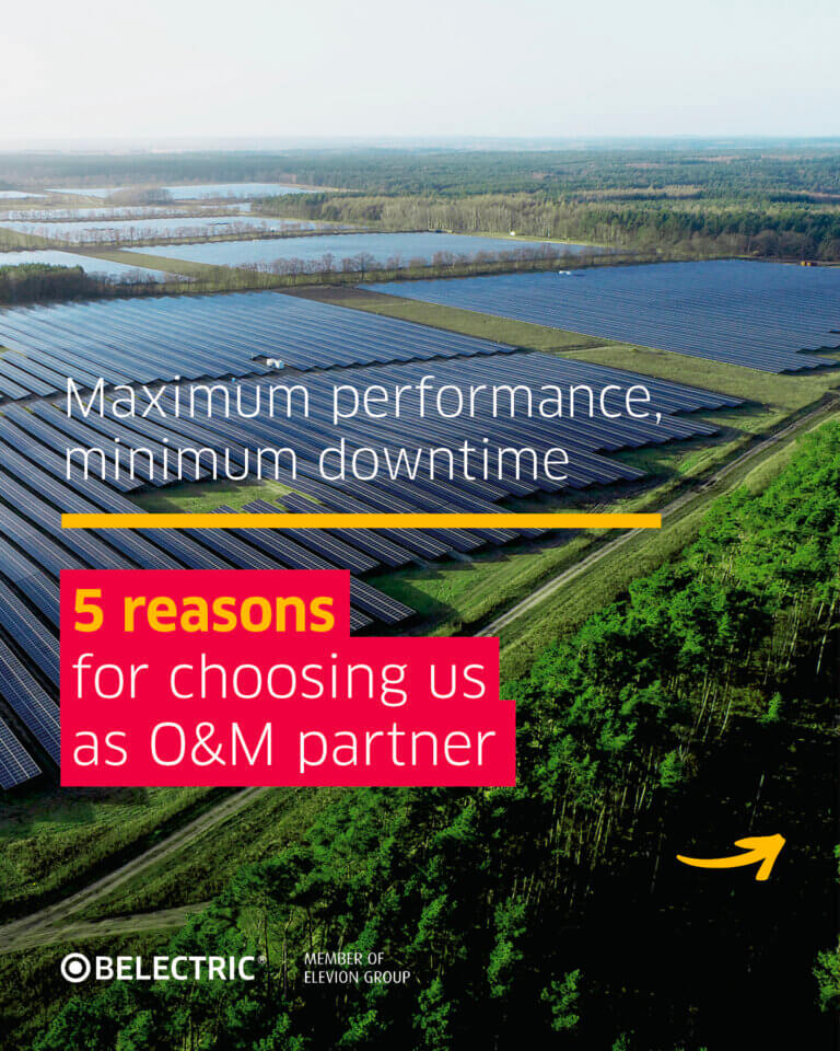 Solar park on the edge of the forest, in the foreground the slogan 5 reasons for choosing us as O&M partner
